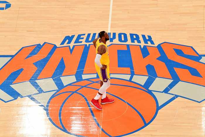 詹姆斯：他们设法让我在这打比赛基本都在周末 我向球迷回馈尊重