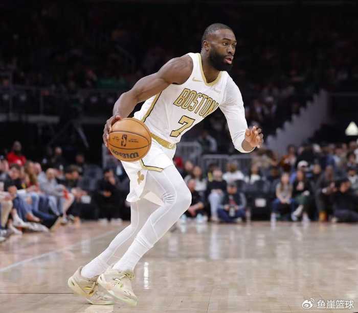 76人惨败！布朗27+8+8创纪录，马克西33+6毫无借口，探花23+5全队最低